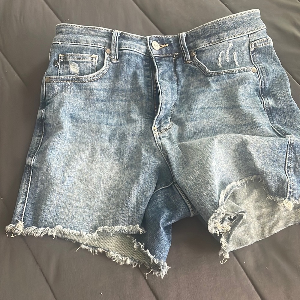 Judy Blue Shorts size L - never worn